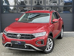 Volkswagen T-Roc - 1.5 TSI Life Edition | ACC | Camera | Carplay