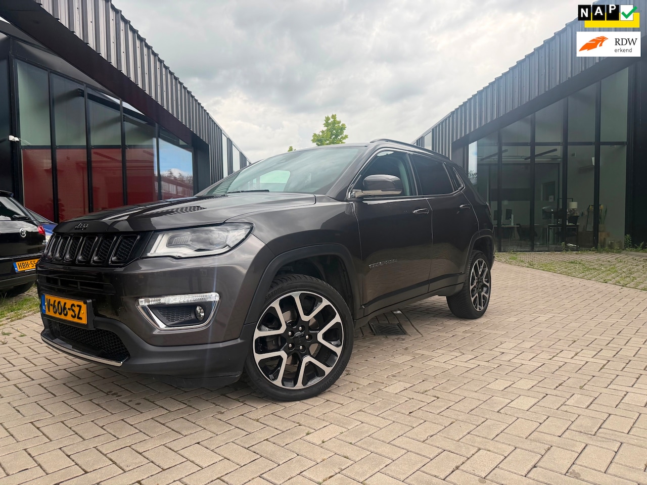 Jeep Compass - 1.4 MultiAir 4x4 Limited Grijs Kenteken NL Auto NAP - AutoWereld.nl