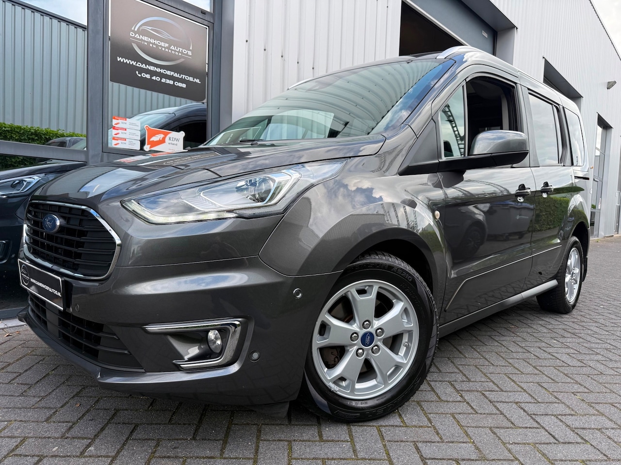 Ford Tourneo Connect Compact - 1.0 Titanium vol opties - AutoWereld.nl