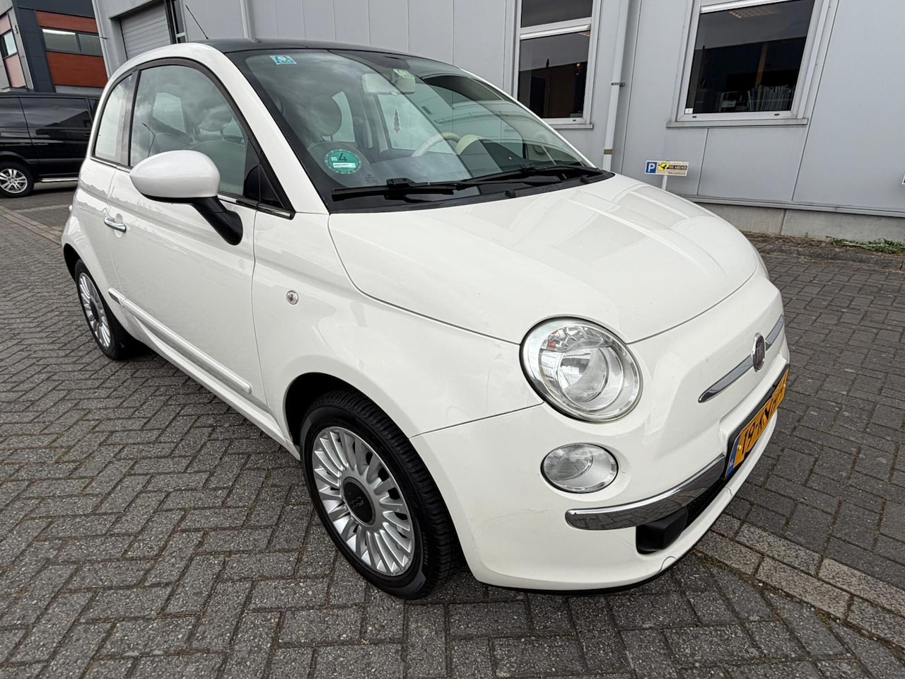 Fiat 500 - 1.2 Lounge Airco AUTOMAAT APK Panoramadak - AutoWereld.nl