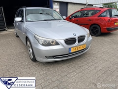 BMW 5-serie Touring - 523i Executive LEES TEKST
