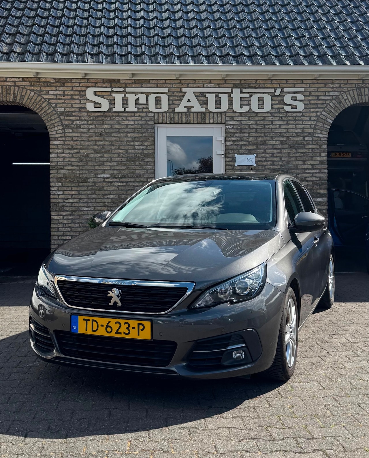 Peugeot 308 - 1.2 PureTech Blue Lease Executive Bj 2018 Koopje - AutoWereld.nl