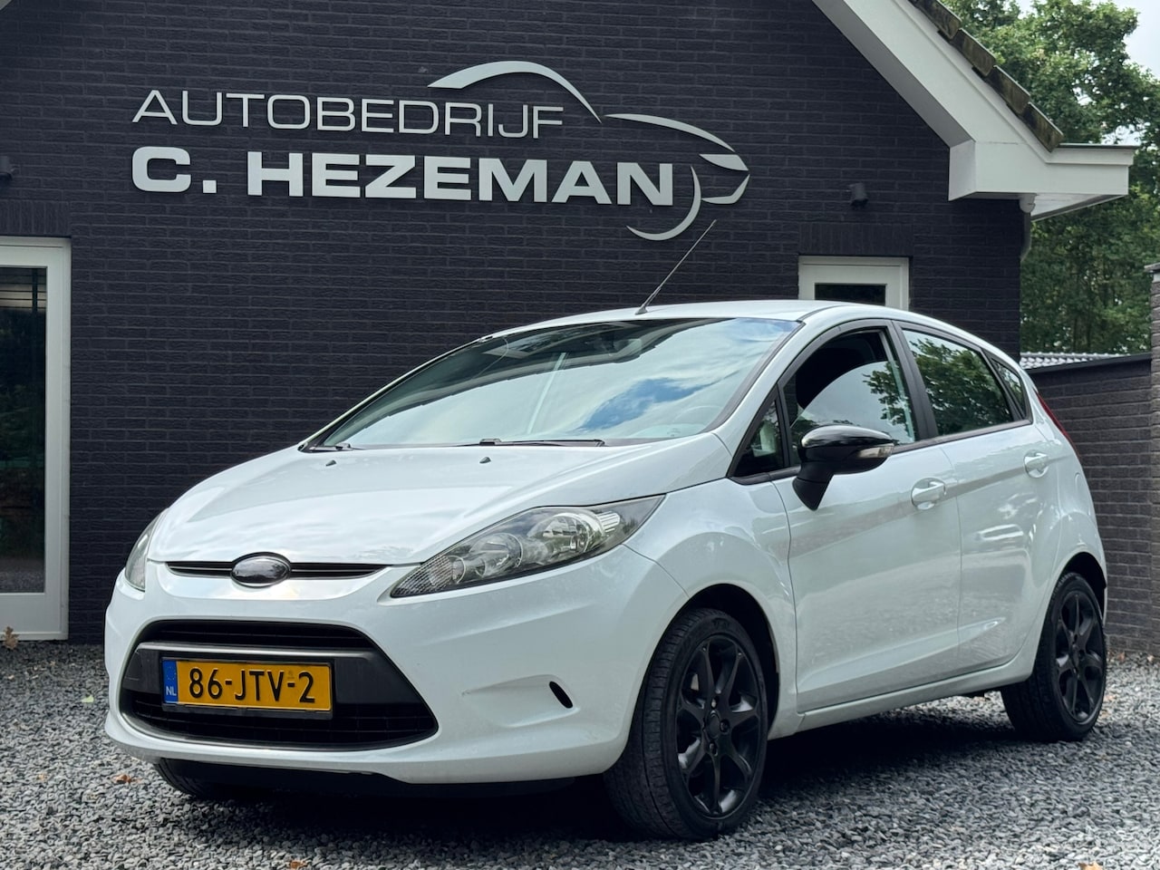Ford Fiesta - 1.25 Limited Zwarte Velgen Airco AUX NIeuwe APK inruilkoopje - AutoWereld.nl