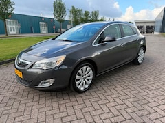 Opel Astra - 1.4 Turbo Cosmo