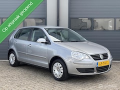 Volkswagen Polo - 1.4-16V Comfortline Automaat Uitvoering