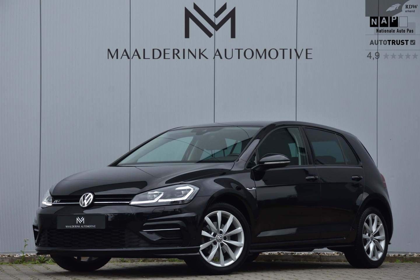 Volkswagen Golf - 1.5 TSI 150pk DSG R-Line Leder, Digitale Cockpit, Led, Stoelverwarming - AutoWereld.nl
