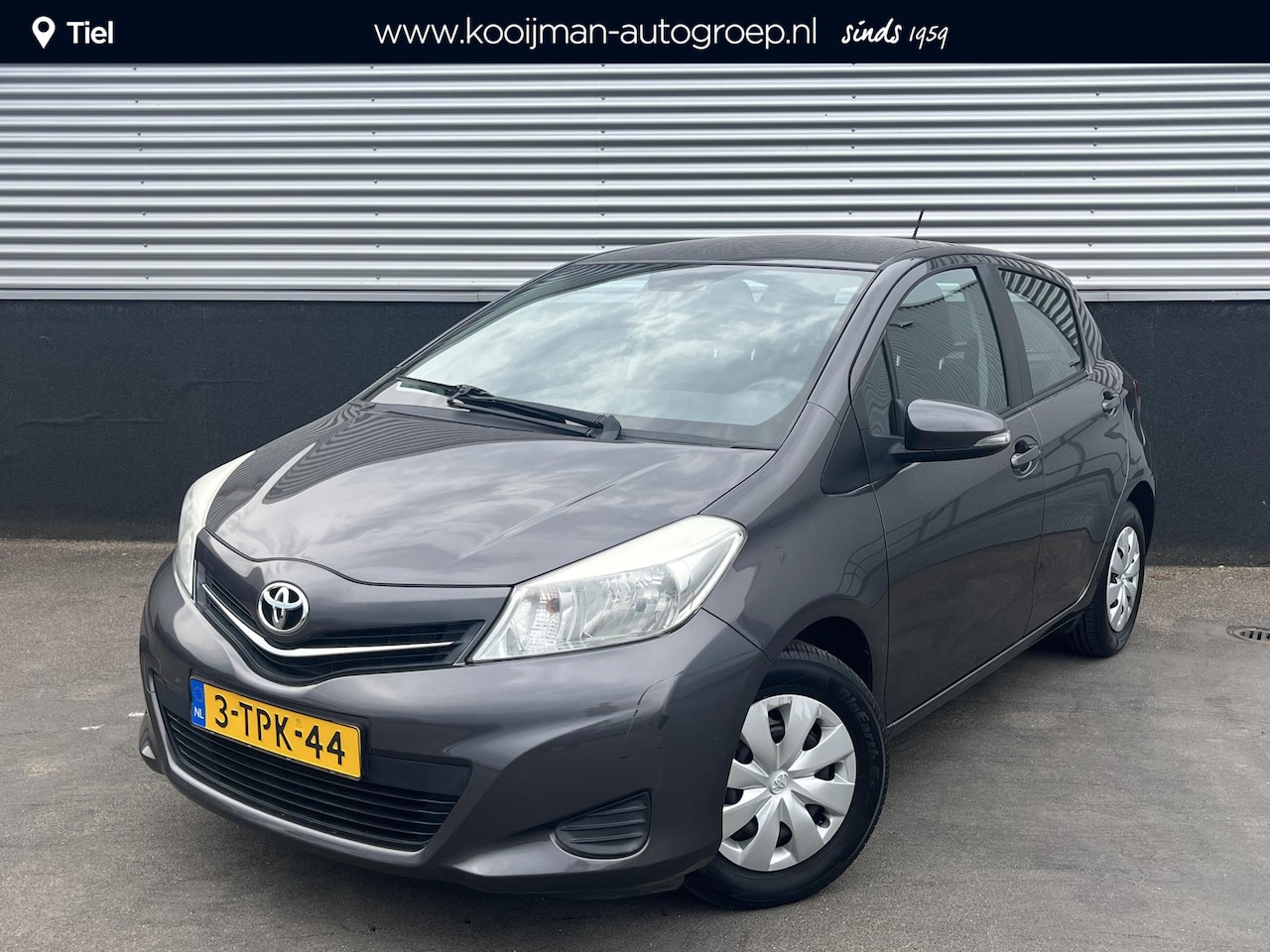 Toyota Yaris - 1.0 VVT-i Now Airco, 5-deurs, 1e eign. NL-auto, metallic lak, Centrale deurvergrendeling - AutoWereld.nl