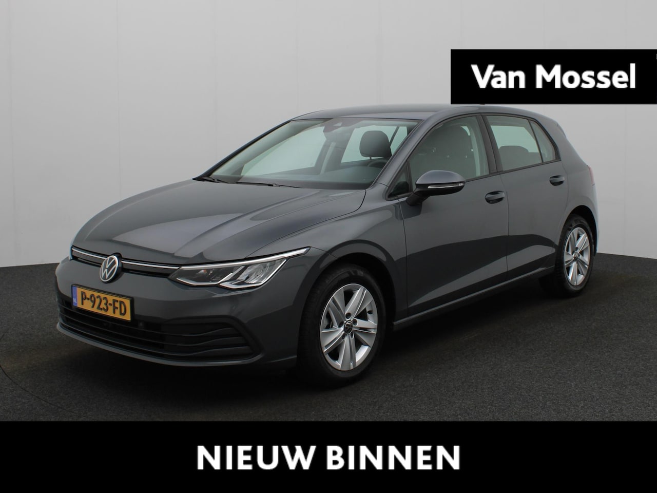 Volkswagen Golf - 1.5 TSI Life 131 PK | Stoelverwarming | Stuurwielverwarming | Parkeersensoren | Apple CarP - AutoWereld.nl