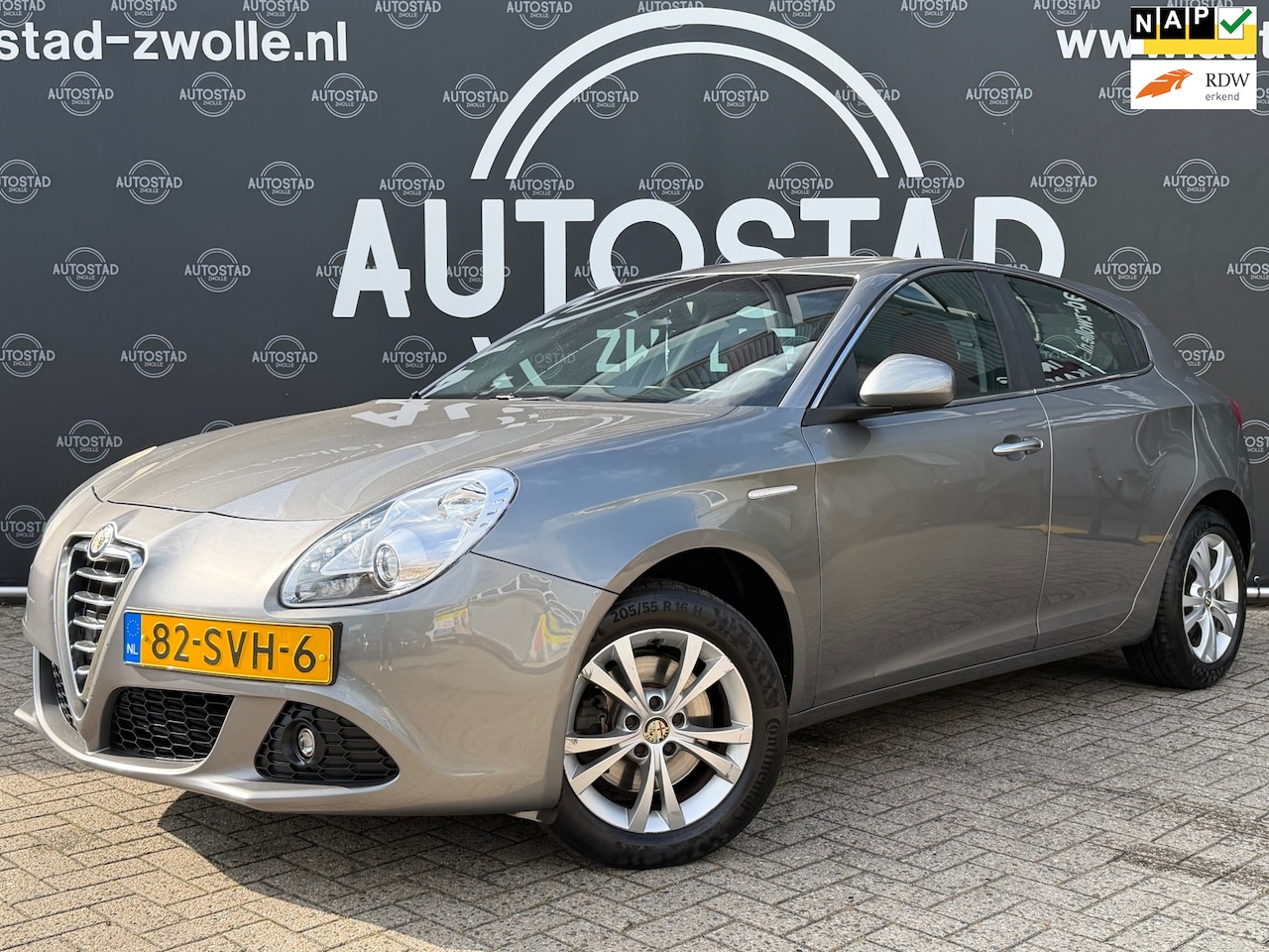 Alfa Romeo Giulietta - 1.4 T Distinctive Automaat / NL-Auto / 2e Eigenaar / Navi / NAP / APK / Airco / Leder - AutoWereld.nl
