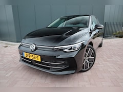 Volkswagen Golf - 1.5 eHybrid Style Edition 266 PK Matrix Koplampen Electrische stoel met massage Uitklapbar