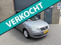 Volkswagen Polo - 1.4-16V Trendline
