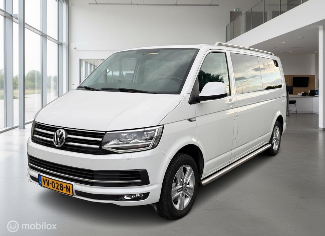 Volkswagen Transporter - 2.0 TDI L2H1 DC Highline Navi|Schuif| - AutoWereld.nl