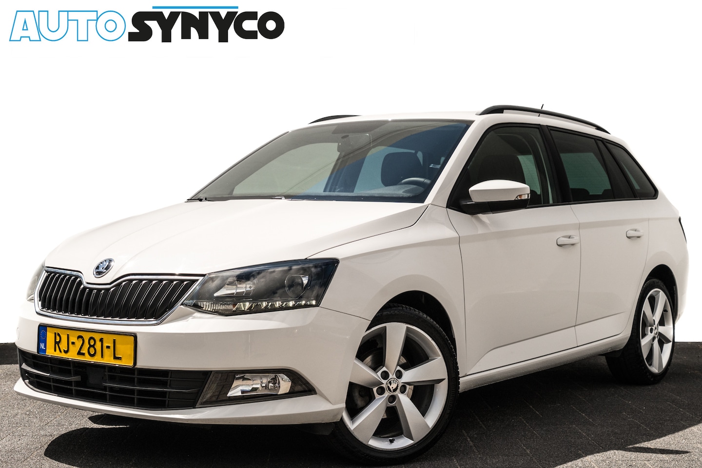 Skoda Fabia Combi - 1.0 TSi Ambition | Trekhaak | 17 inch LMV | Getint Glas | Airco - AutoWereld.nl