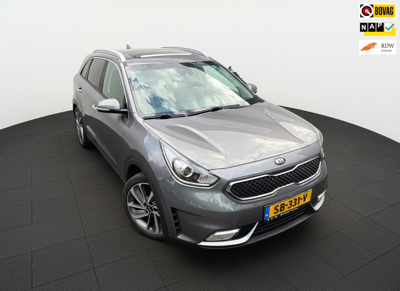 Kia Niro - 1.6 GDi Hybrid Edition TREKHAAK PANORAMADAK - AutoWereld.nl