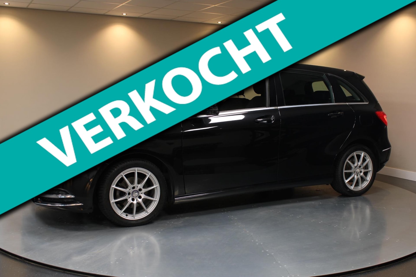 Mercedes-Benz B-klasse - 180 Ambition *Automaat* Leer|Cruise|Navi|PDC|NAP - AutoWereld.nl