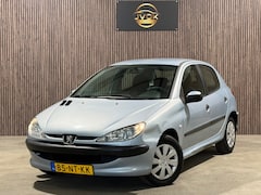 Peugeot 206 - 1.4 XT Automaat | Airco | Nieuwe APK |