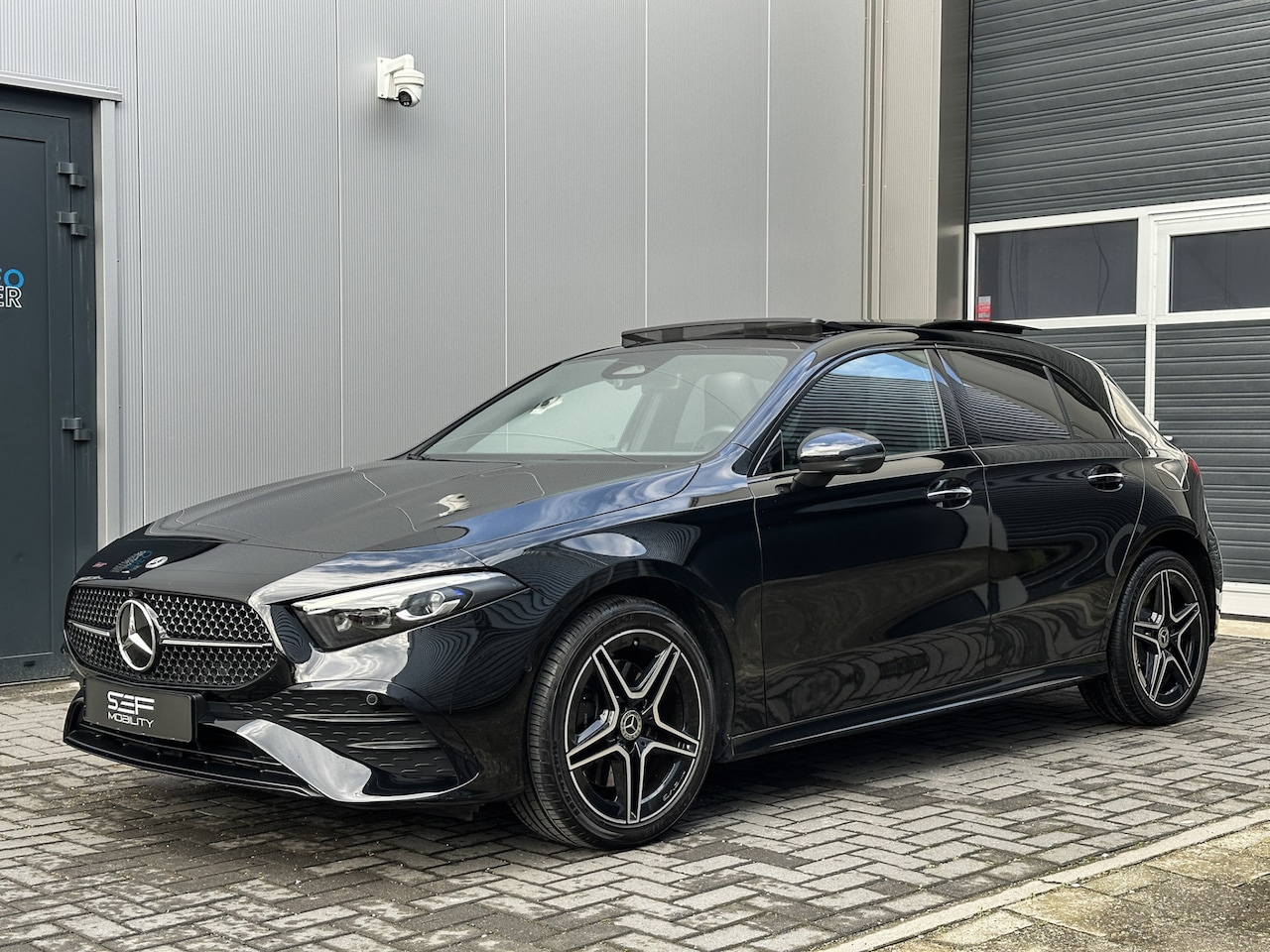 Mercedes-Benz A-klasse - 250 e AMG Line Pano | Memory | Headup | 360 | 1e eig | 12 maanden garantie - AutoWereld.nl