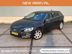 Volvo V60 - 1.6 D2 Momentum automaat, NAP, Navi,