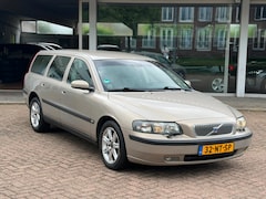Volvo V70 - 2.4 Edition I 12mnd APK|Automaat|Trekhaak|4 Nieuwe Alll Season banden