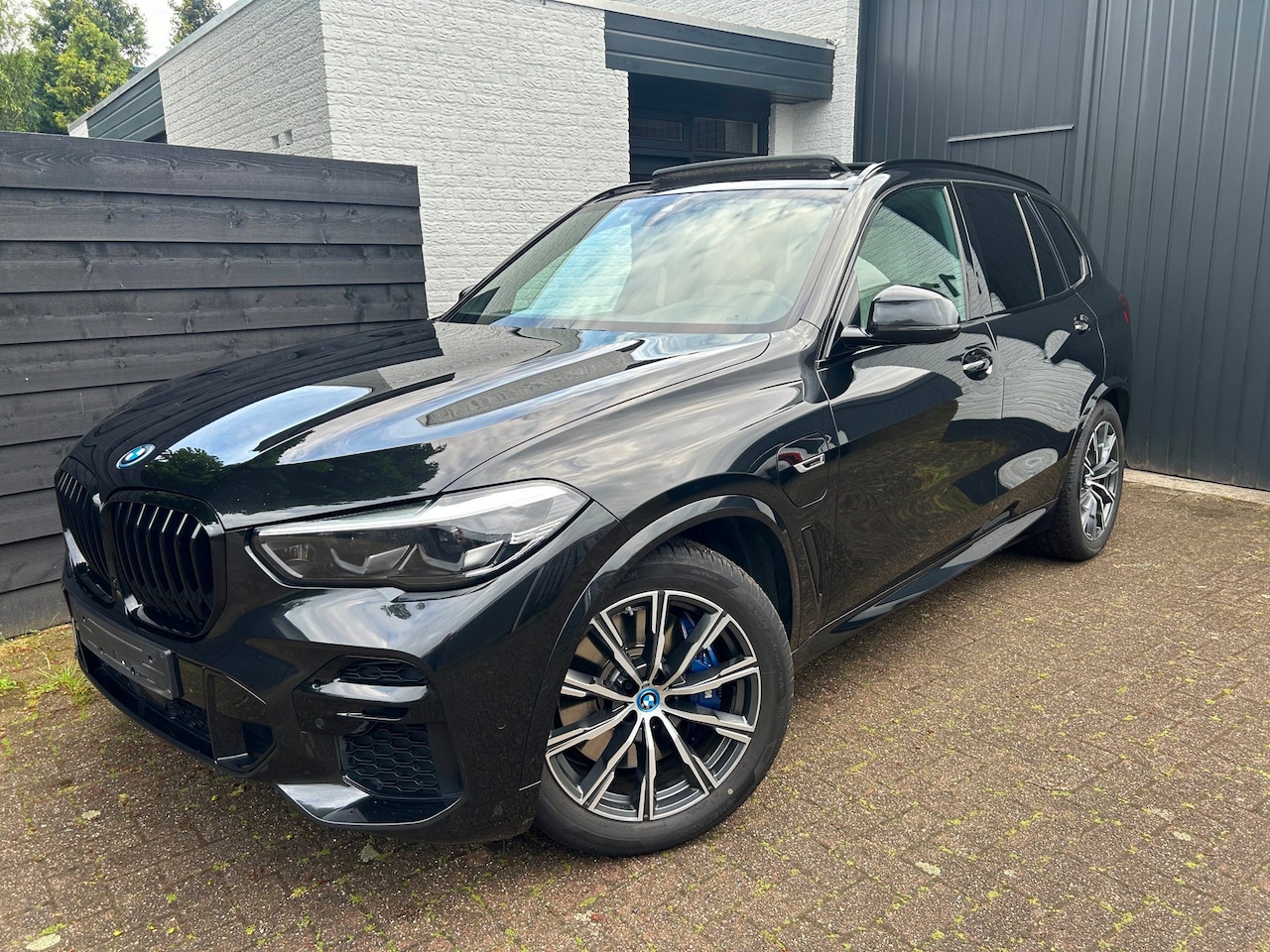 BMW X5 - XDrive45e M-sport, ACC, Pano, H&K, BTW, Trekhaak, 2023 - AutoWereld.nl