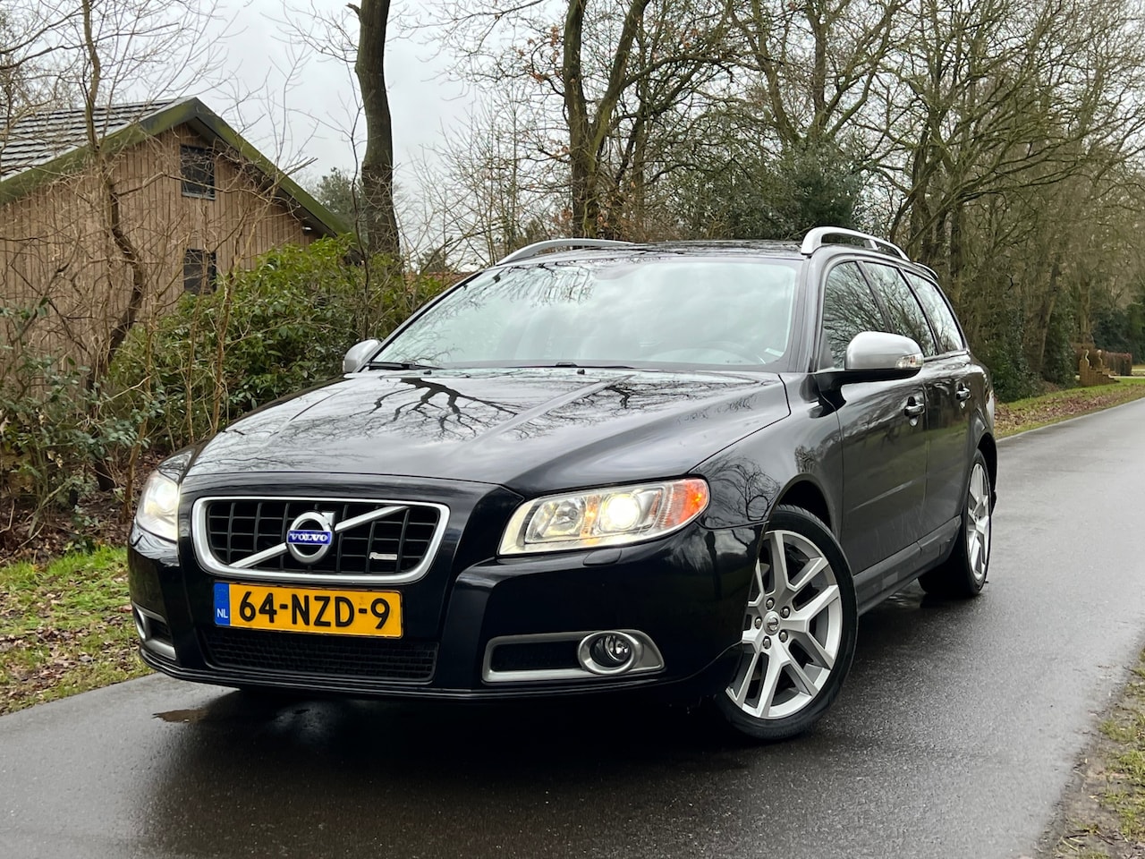 Volvo V70 - 2.0T R-Edition | Navi + Leder + Cruise Nu € 9.975,-!!! - AutoWereld.nl