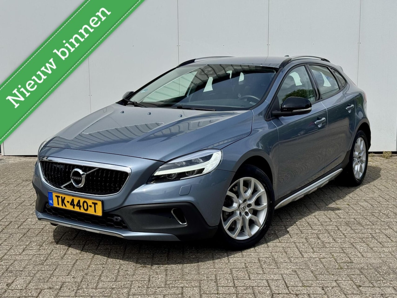 Volvo V40 Cross Country - 1.5 T3 Edition+ Automaat|Adaptive Cruise|Trekhaak|BLIS - AutoWereld.nl