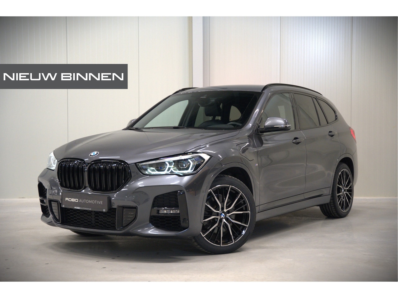 BMW X1 - xDrive25e High Executive Edition M Sport | Stoelverwarming | Trekhaak | Parkeersensoren | - AutoWereld.nl