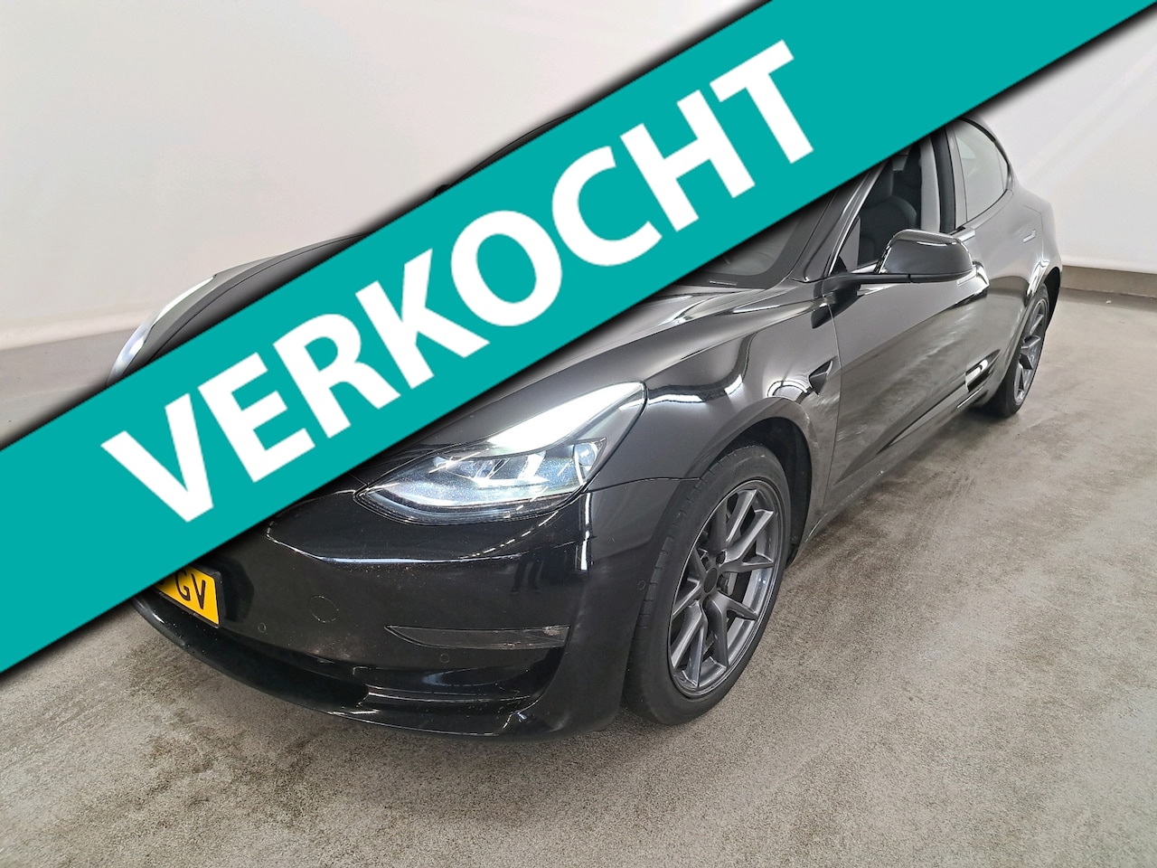 Tesla Model 3 - 75 kWh 351pk Long Range AWD | SOH 92% |18" Velgen | Solid Black Uni | Black Interior | No - AutoWereld.nl