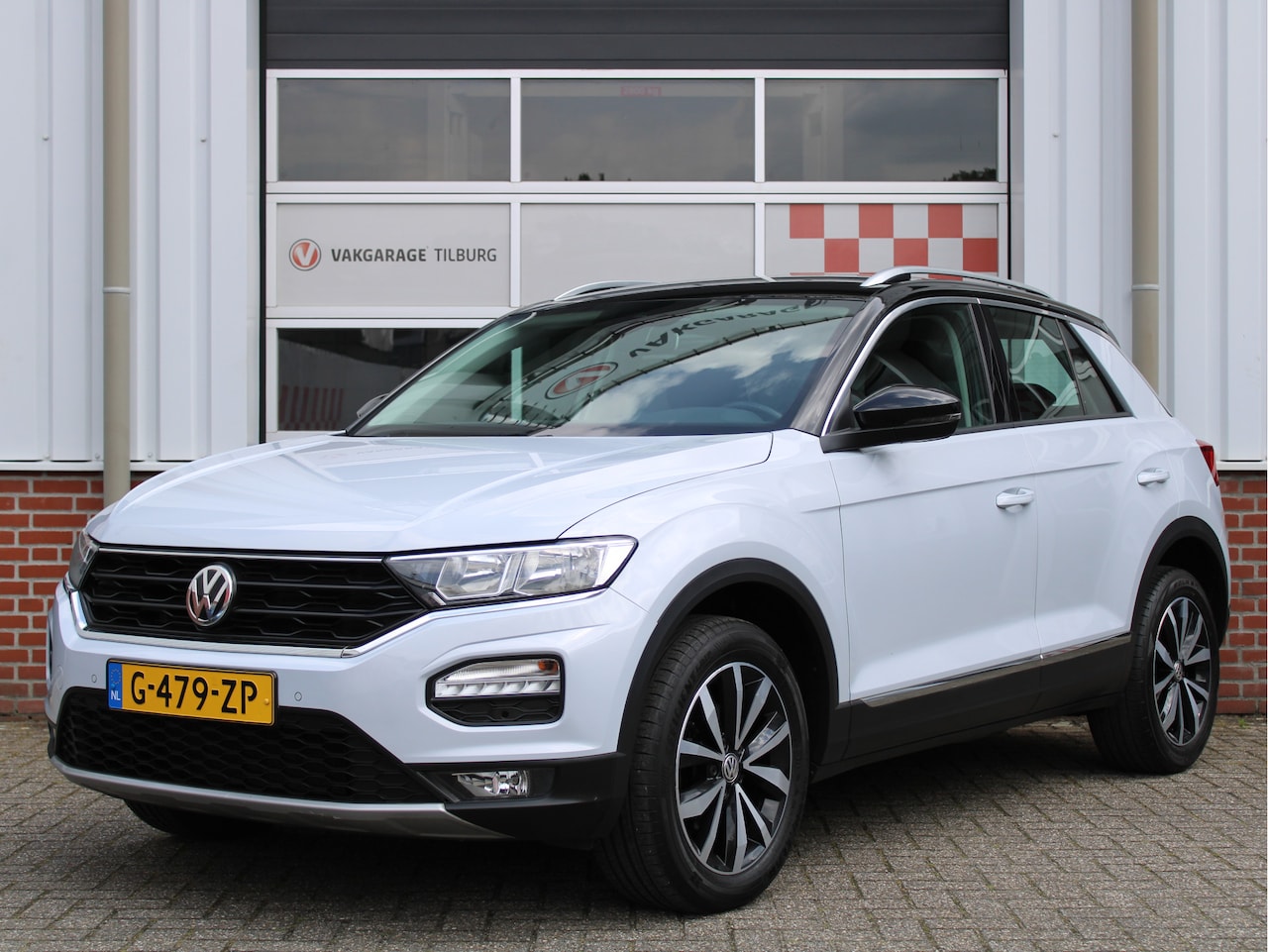 Volkswagen T-Roc - 1.5 TSI 150PK Style Business Automaat 1e Eig./NAVI/ACC/Camera/PDC/LED/17'LM/DAB+/Apple car - AutoWereld.nl