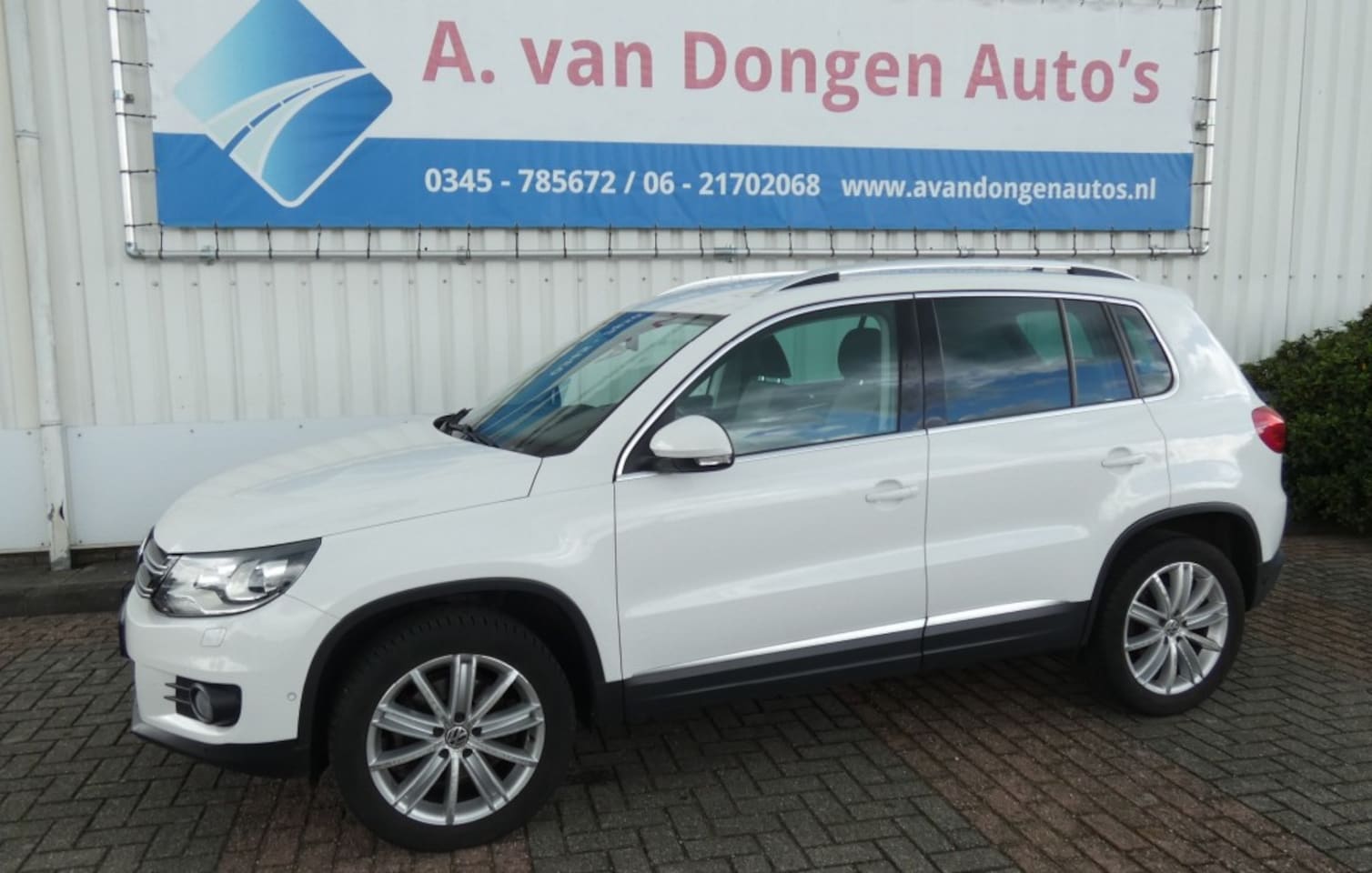 Volkswagen Tiguan - 1.4 TSI SPORTenSTYLE160PK,Clima,Cruise,Navi,Trhaak,Led - AutoWereld.nl