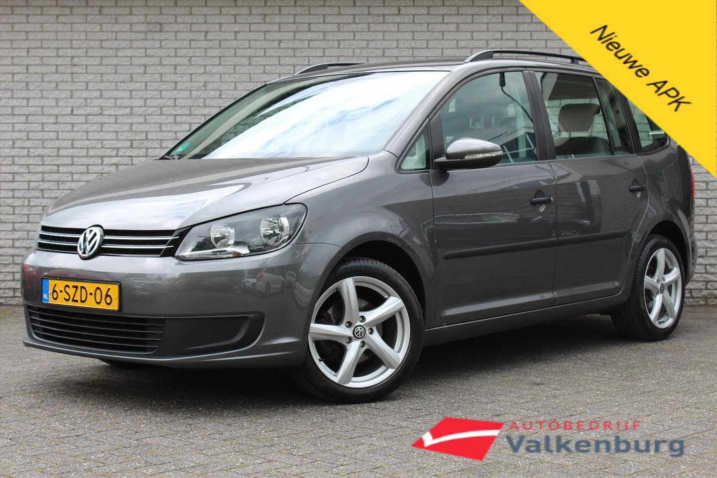 Volkswagen Touran - 1.2 TSI Trendline BlueMotion 7p. | Trekhaak | Bluetooth | Cruise | Navi | Airco - AutoWereld.nl