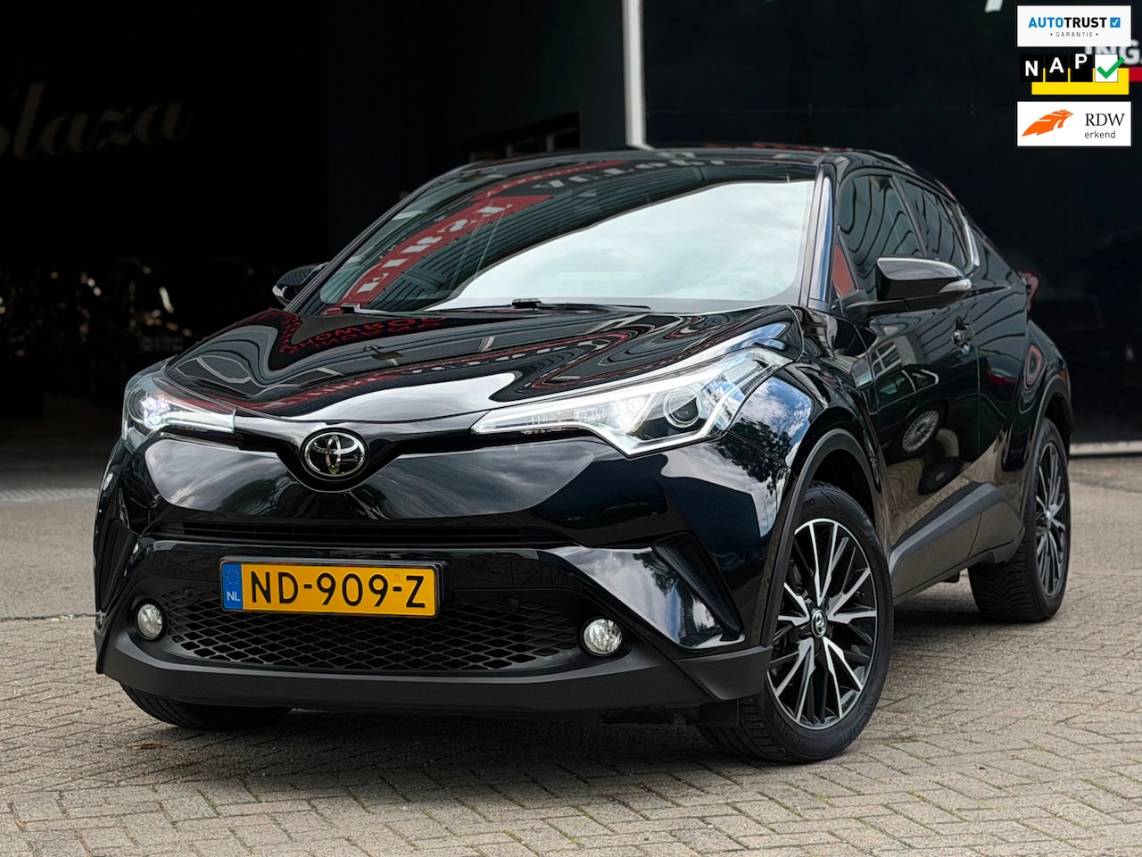 Toyota C-HR - 1.2 First Edition KEYLESS ENTRY-GO/CAMERA/PDC/MASSAGE | KEURIGE AUTO ! - AutoWereld.nl