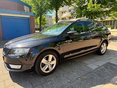 Skoda Octavia Combi - 1.6 TDI Greenline Businessline Black Edition
