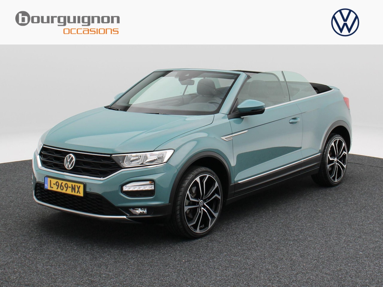 Volkswagen T-Roc Cabrio - 1.0 TSi 115 Pk Style | Stoelverwarming | Adaptive Cruise | Climatronic | Navigatie | CarPl - AutoWereld.nl