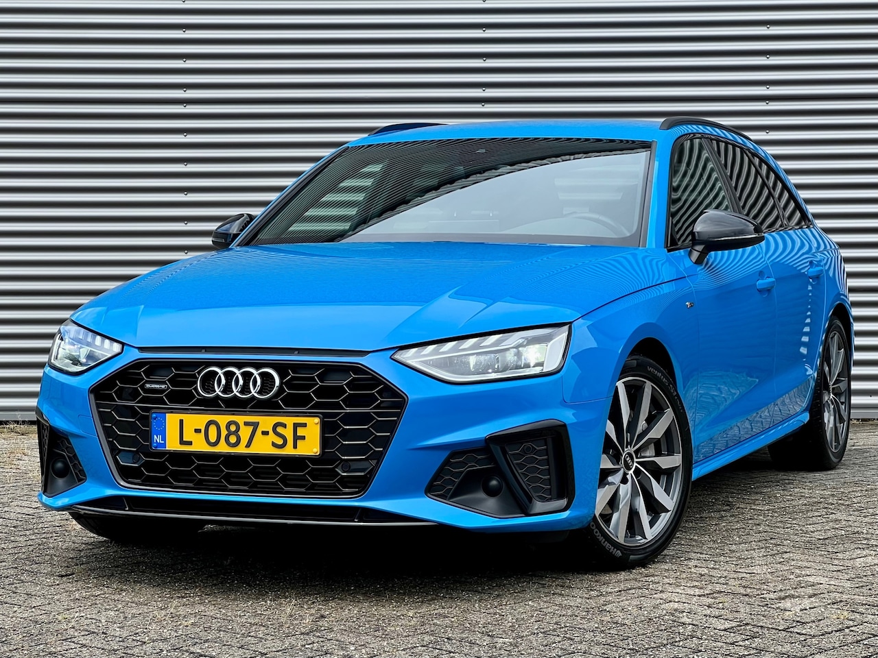 Audi A4 Avant - 40 TFSI Quattro S edition Competition | Dealer Onderhouden | NL-Auto | Virtual Cockpit - AutoWereld.nl