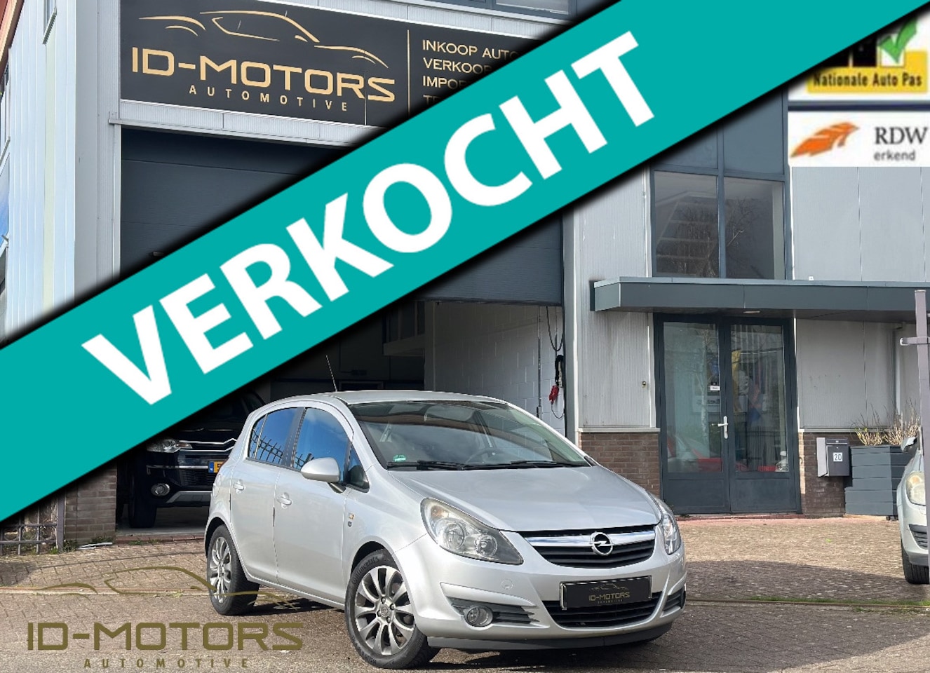 Opel Corsa - 1.4-16V '111' Edition nap apk airco scherm vol optie - AutoWereld.nl