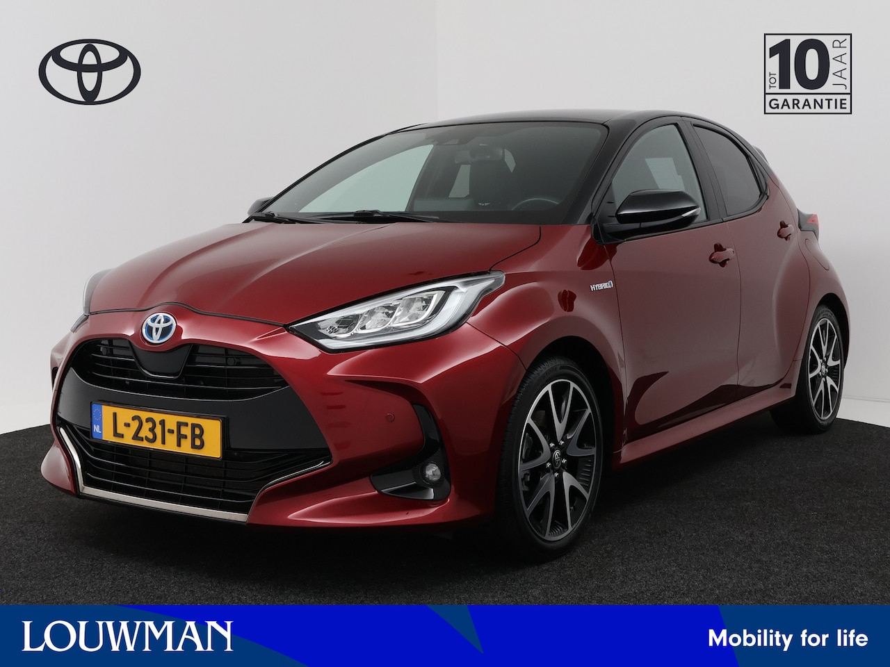 Toyota Yaris - 1.5 Hybrid Executive Bi-Tone | Navigatie | JBL | Panoramadak | Head-up | BLS | PDC | Stuur - AutoWereld.nl