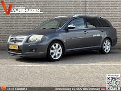 Toyota Avensis Wagon - 2.0 D-4D Executive Business | Stoelverwarming | Climate | Cruise | PDC | Trekhaak |