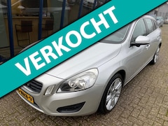 Volvo V60 - 2.0T Momentum NAVI / CAMERA / 18'' VELGEN