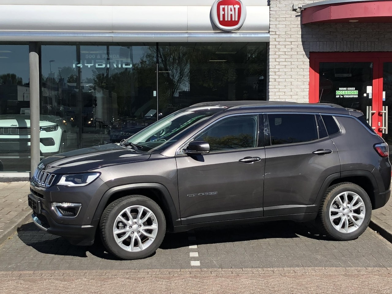 Jeep Compass - 1.3T Limited AUTOMAAT|NAVI|CLIMATE|APPLE/ANDROID|CAMERA|PDC|18" - AutoWereld.nl