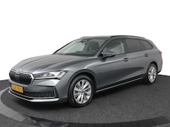 Skoda Superb Combi - 1.5 TSI 150Pk Automaat Navigatie - PDC - Trekhaak - Camera - LED - Stoelverwarming