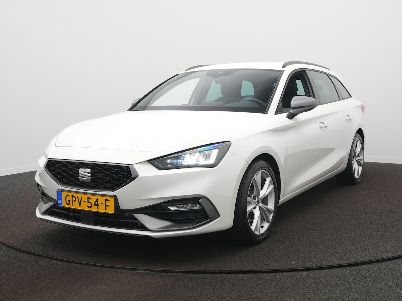 SEAT Leon Sportstourer - 1.5 TSI Style Apple Carplay/Android Auto - Cilma - Spiegel pakket - Pdc - AutoWereld.nl