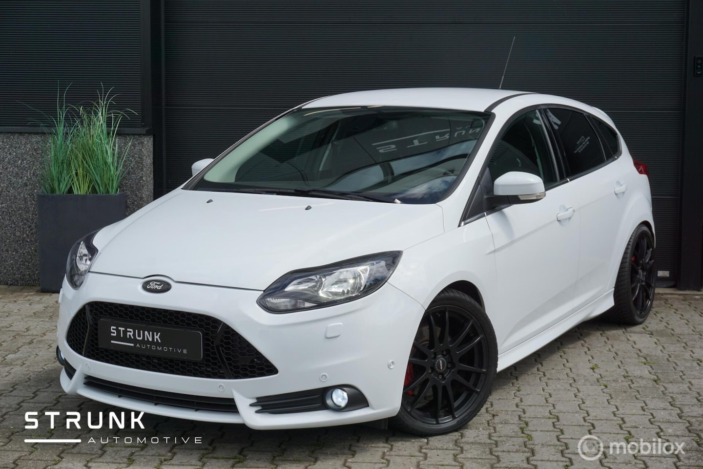 Ford Focus - 1.6 EcoBoost ST-line Clima Pdc Cruise LMV Bluetooth - AutoWereld.nl