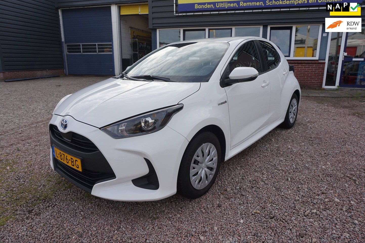 Toyota Yaris - 1.5 Hybrid Active 1.5 Hybrid Active,5 drs,1e eig,org Ned,NAP,boejes,splinternw staat - AutoWereld.nl
