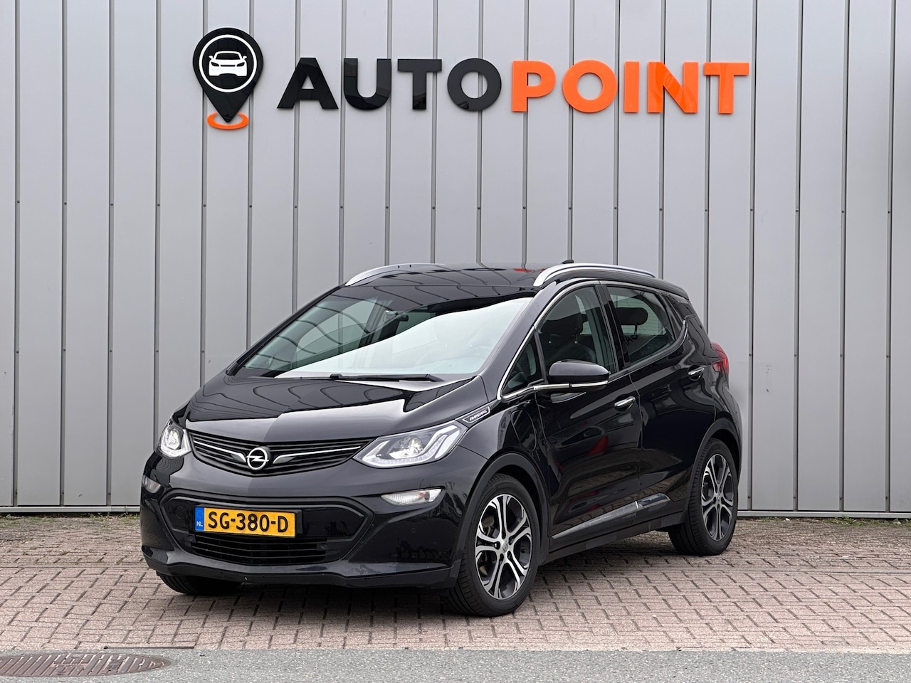 Opel Ampera-e - Innovation 60 kWh SOH 94% NIEUW ACCU - AutoWereld.nl