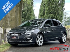 Opel Astra - 1.4 Turbo Business +
