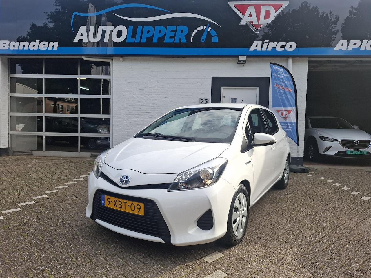 Toyota Yaris - 1.5 Full Hybrid Aspiration Automaat | Camera | Navi | Cruise | Trekhaak | Nieuwe APK bij a - AutoWereld.nl