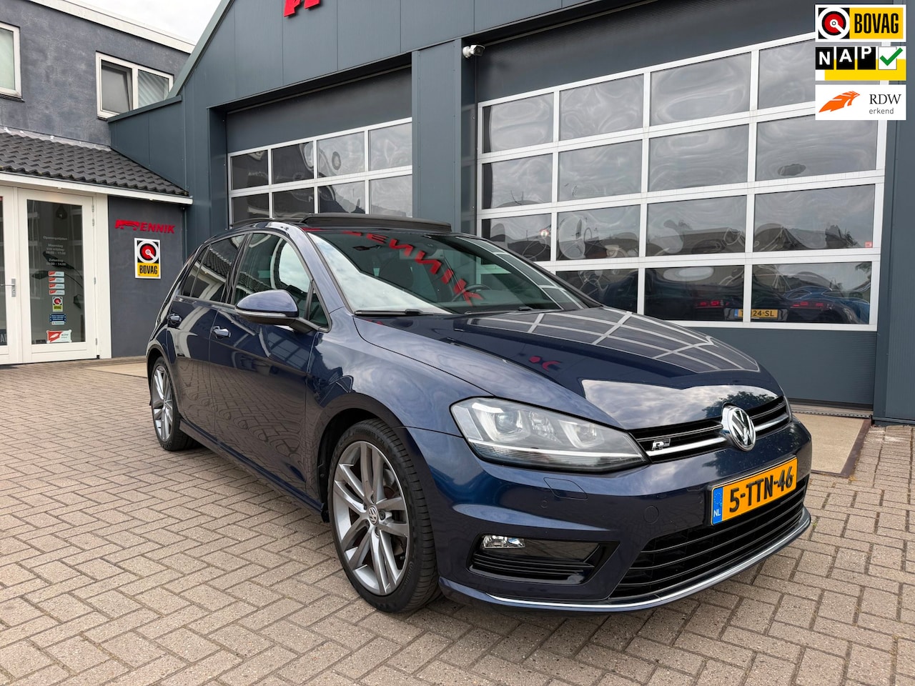 Volkswagen Golf - 1.4 TSI Highline 2x R-Line / Pano / Trekhaak / NL auto met NAP . - AutoWereld.nl