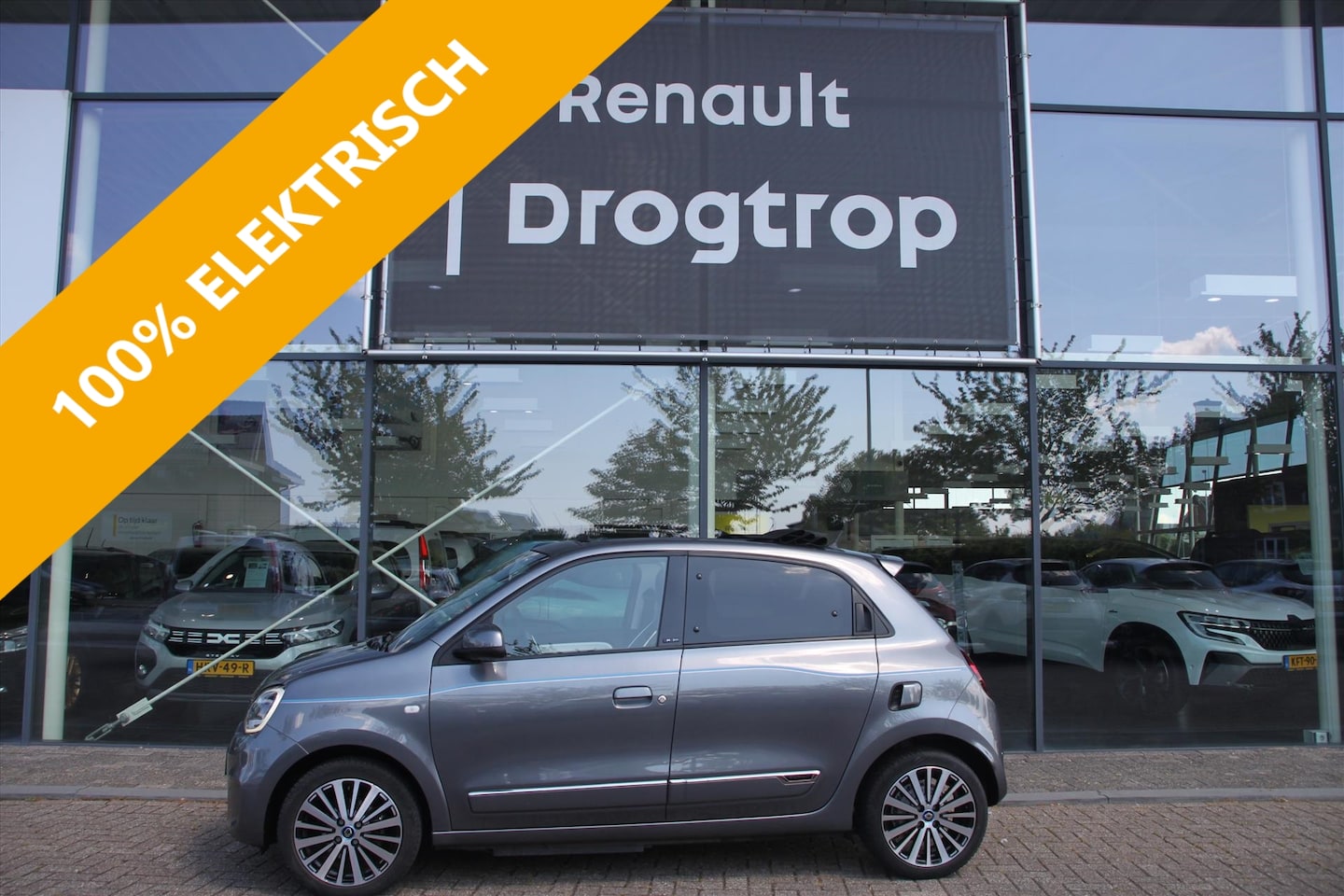 Renault Twingo - 82PK-INTENS-CABRIO-69DKM-NAVI-CRUISE-BLUET-LMV- - AutoWereld.nl
