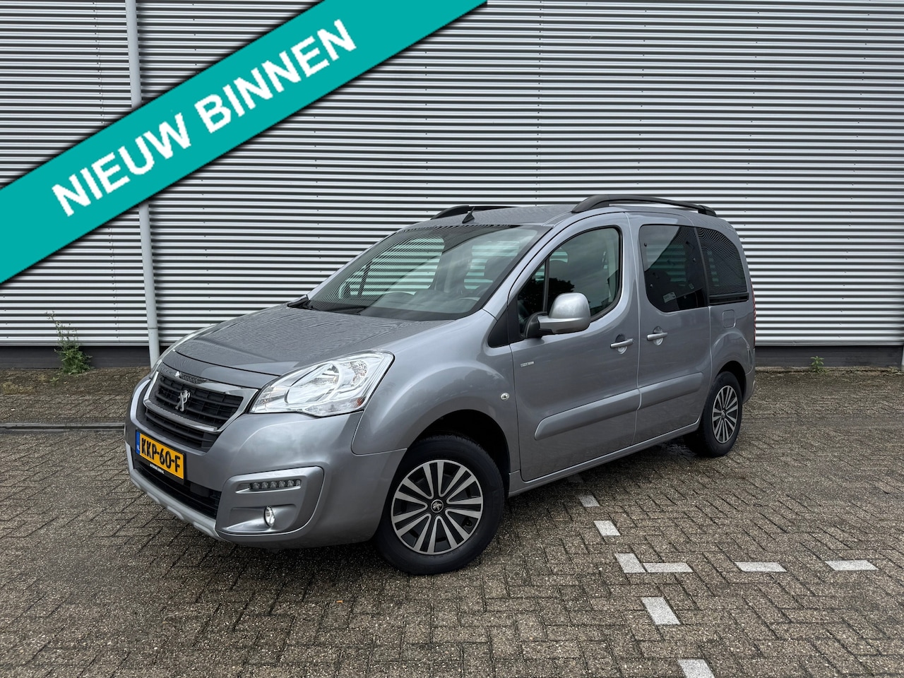 Peugeot Partner Tepee - 1.2 PureTech Active 1.2 PureTech Active,Navigatie,Airco,Cruisecontrol,Parkeersensoren, - AutoWereld.nl